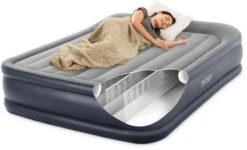 Intex Deluxe Pillow Rest Raised Luchtbed - Queensize - Ingebouwde Elektrische Pomp -Bo-Camp Winkel 1320 1900 64136 inuse 2020 300