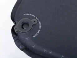 Exped SIM 3.8 LW Zelfopblazende Slaapmat -Bo-Camp Winkel 1441 1900 sim black valve close